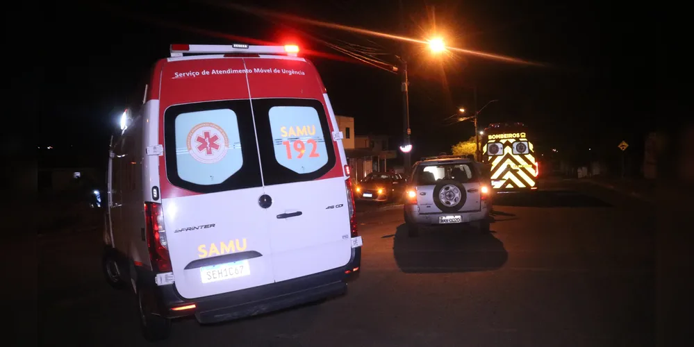 Equipes de socorro foram acionadas para colisão envolvendo Ecosport e moto