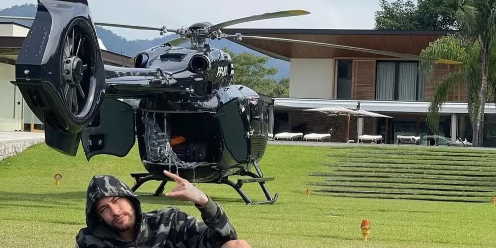 O jogador espera desde 26 de março pela manutenção da aeronave