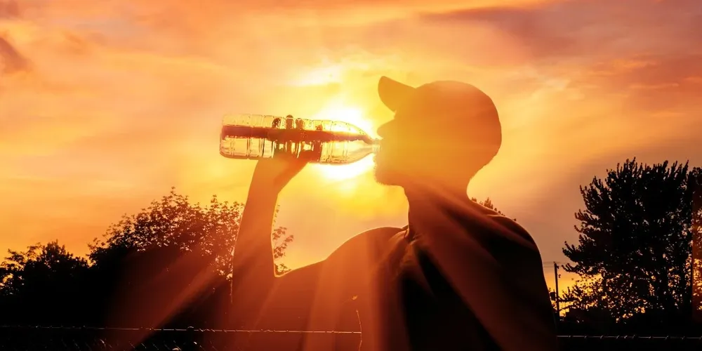 Esta é a terceira onda de calor no país desde o início de 2025