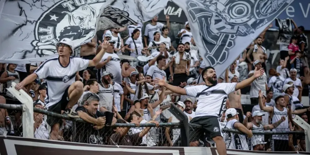 O duelo acontece neste sábado (29), às 16 horas da tarde, no Estádio Germano Krüger