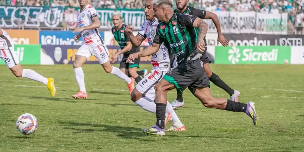 Maringá e Operário empataram em 2 a 2 no primeiro jogo