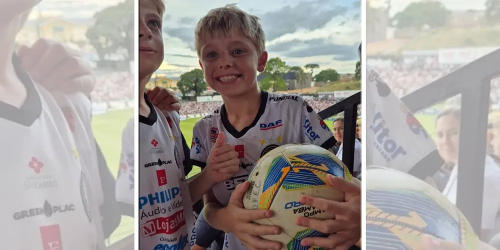 Eduardo Giostri tirou a foto com a bola ao lado de seu irmão, Henrique