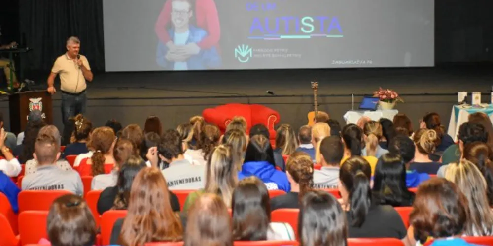 O prefeito Juca Sloboda esteve presente.