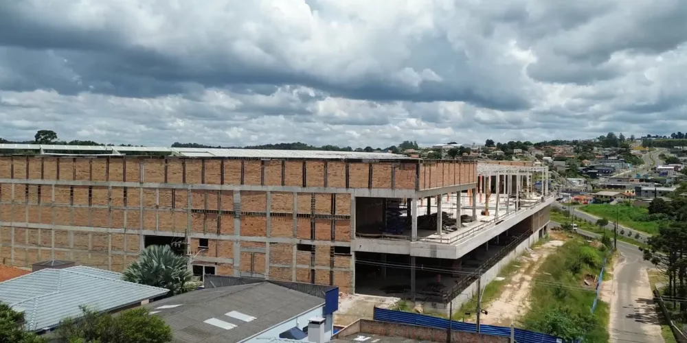 Pelo projeto, o Plaza Campos Gerais terá 142 lojas, sendo nove âncoras e 133 lojas satélites