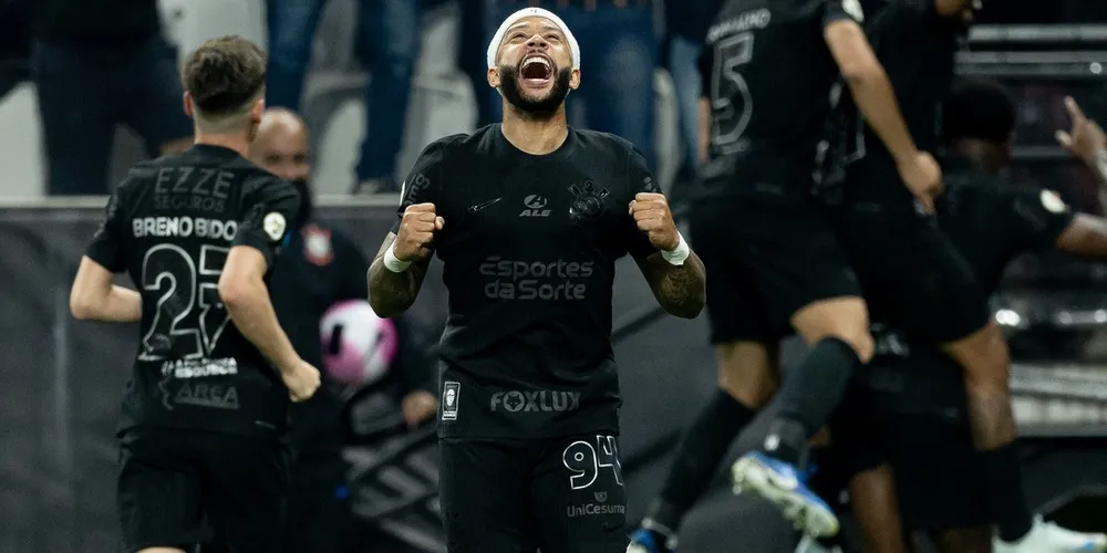 Memphis foi o craque da partida contra o Vasco