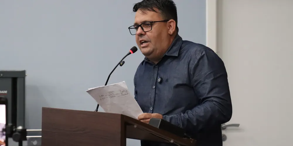 Professor Careca denuncia contrato entre Prefeitura e Ponta Grossa Ambiental, na Câmara Municipal