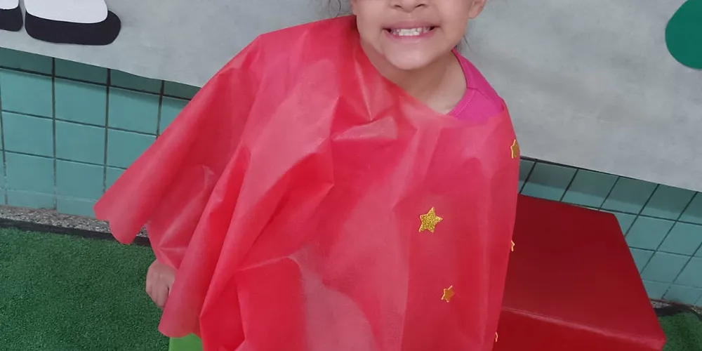 Raíssa, de 10 anos de idade, sonha em se tornar uma bailarina