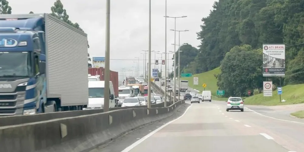 Rodovia entre Curitiba e Fazenda Rio Grande