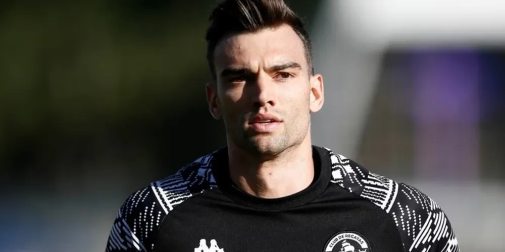 Léo Jardim foi um dos destaques no jogo contra o Flamengo