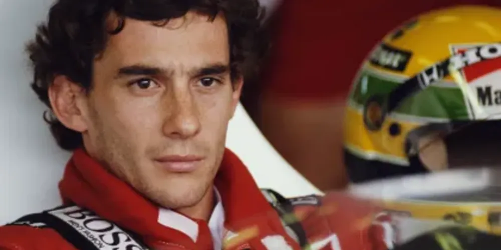 Na lista de pilotos, o único brasileiro citado é Ayrton Senna