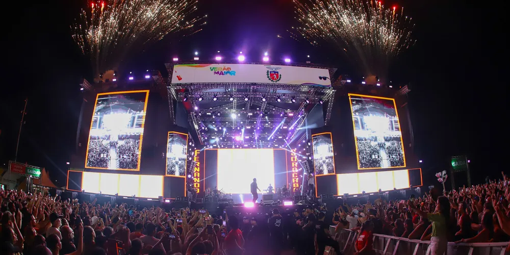 Músicos celebraram a volta para o Estado onde iniciaram a carreira, cantando em barzinho de Londrina