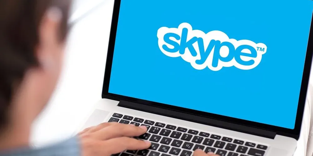 O Skype se consagrou no início dos anos 2000, causando grandes impactos na indústria de telefonia fixa