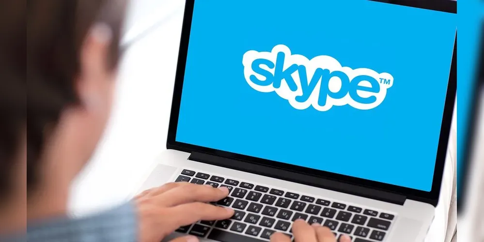 O Skype se consagrou no início dos anos 2000, causando grandes impactos na indústria de telefonia fixa