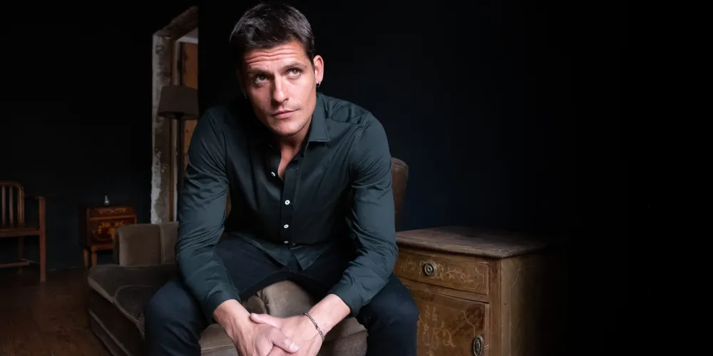 As informações foram divulgadas pelo jornal Expresso, de Portugal, que ouviu o lado do ator francês