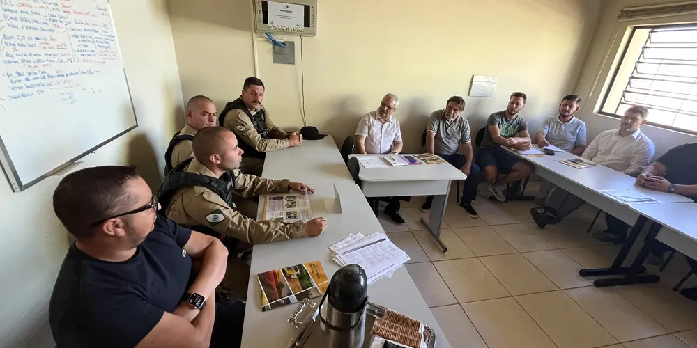 Reunião aconteceu nesta quarta-feira (26).