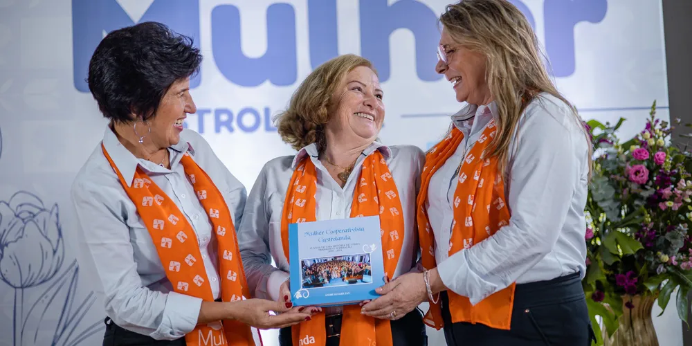 Livro retrata a força feminina com a Castrolanda, o nascimento da Comissão Mulher Cooperativista e conquistas ao longo dos anos