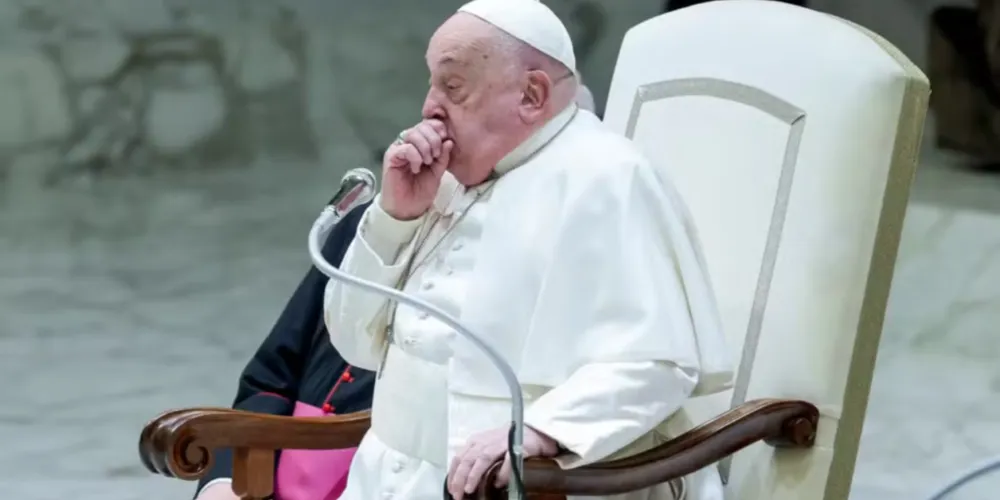 O Papa cancelou todos os compromissos oficiais e estaria tomando decisões estratégicas sobre o futuro da Igreja