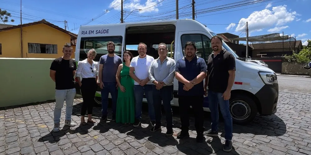 O prefeito Laercio Cipriano, o vereador Chico Souza e demais lideranças municipais estiveram reunidos com Moacyr Fadel