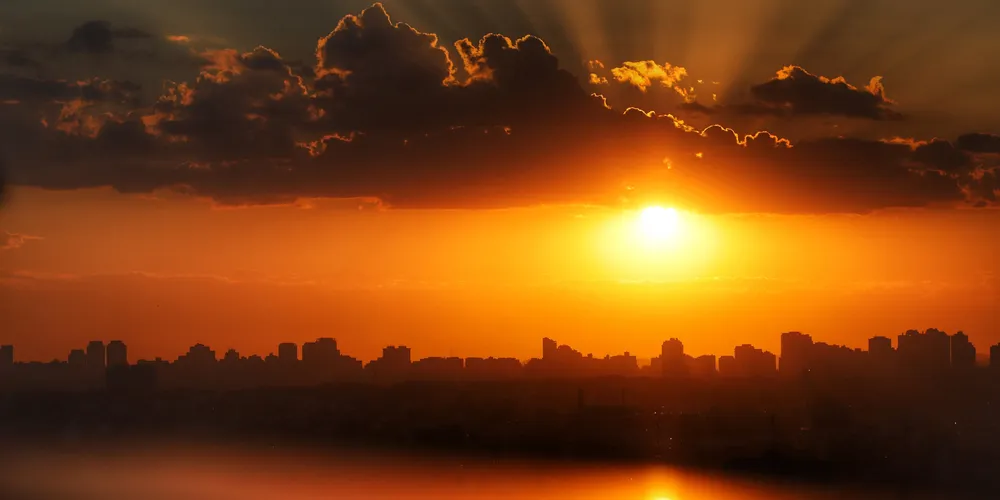 O  Norte e Oeste, promete temperaturas máximas na faixa dos 35°C