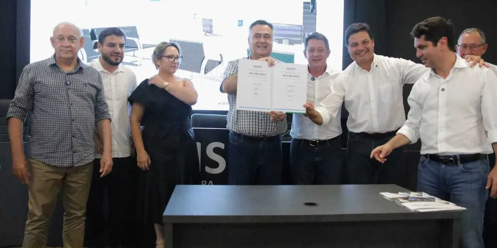 Ademar Traiano, Motta Ribeiro, Beto Preto, Gerson Nunes, Alexandre Curi e demais lideranças estiveram reunidos.