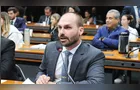 Eduardo Bolsonaro decide ficar nos EUA e se licenciar do mandato