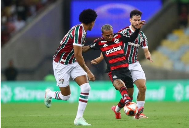 Flamengo vence Fluminense e sai na frente na final do Carioca | aRede