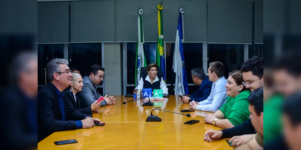 A ampliação no número de pontos de venda a partir do credenciamento de mercearias e supermercados em todas as regiões da cidade foi discutido em reunião