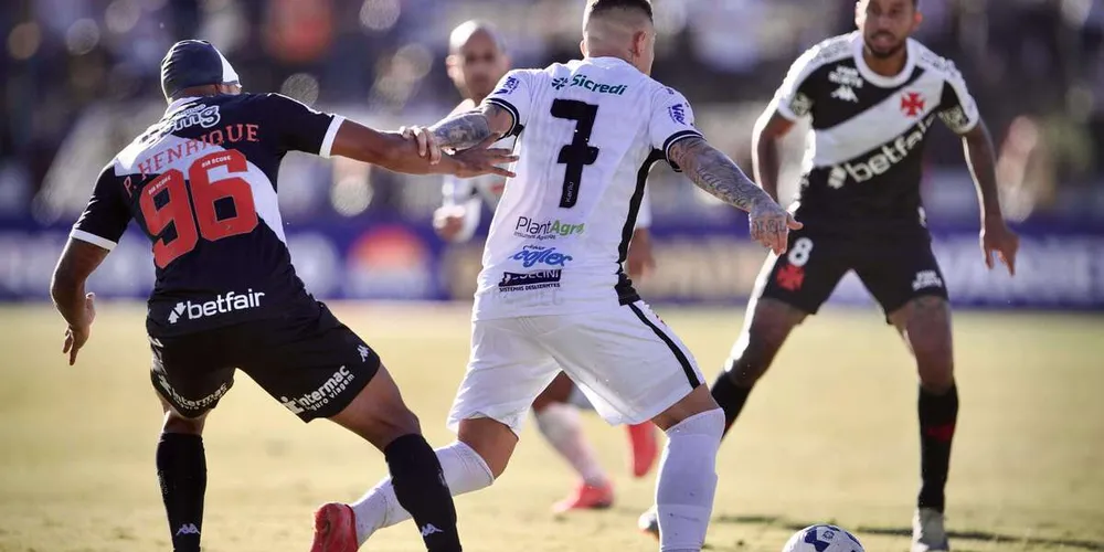 No jogo de ida, a partida acabou em 1 a 1