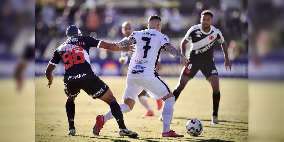 No jogo de ida, a partida acabou em 1 a 1