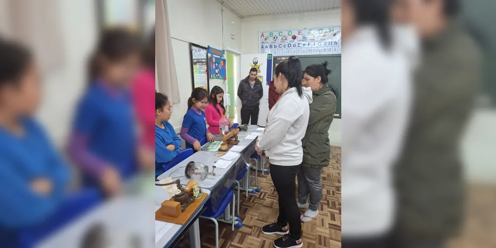 Educandos puderam explicar detalhes dos objetos expostos em sala