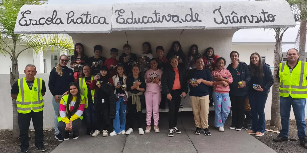 Diversos conteúdos, teóricos e práticos, movimentaram educandos no local