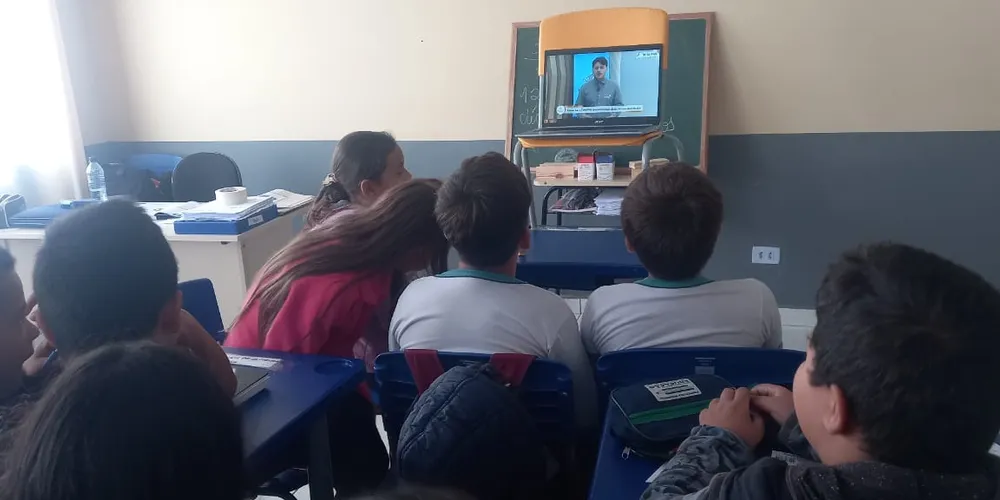 Videoaula traz diversidade de assuntos voltados à faixa etária dos estudantes