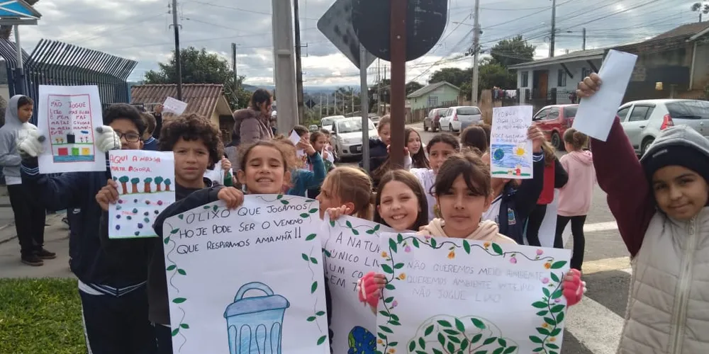 Educandos atuaram como verdadeiros agentes ambientais nos entornos da instituição de ensino