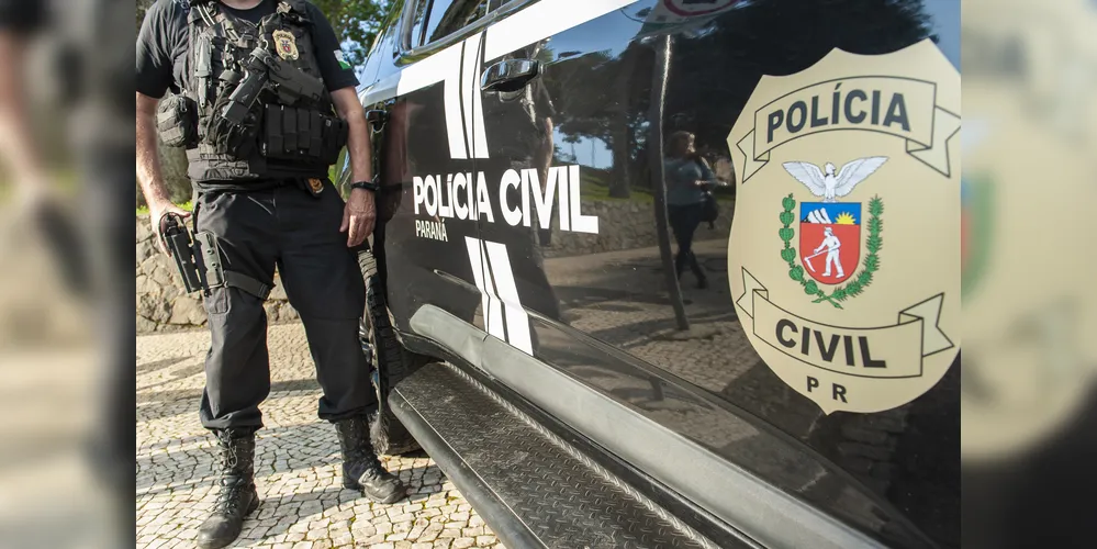 A Polícia Civil do Paraná (PCPR) prendeu três pessoas com mandados de prisão em aberto por crimes distintos