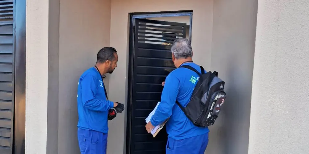 O trabalho é realizado pela empresa terceirizada Engezzi Engenharia, com profissionais capacitados e fiscalizados pela Sanepar