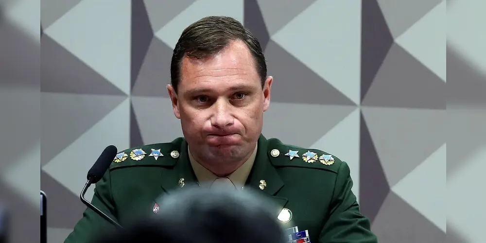 O pedido foi feito ontem (16) ao ministro após a revista Veja publicar que Cid mentiu no depoimento prestado ao Supremo