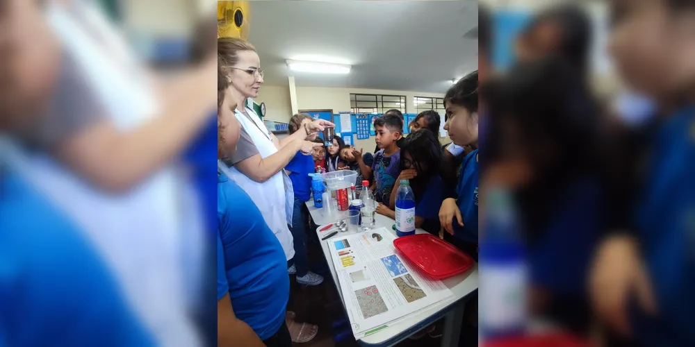 Em sala, os alunos trabalharam os estados físicos da água, passaram por momentos de reflexão e também confeccionaram cartazes e outros materiais de sensibilização