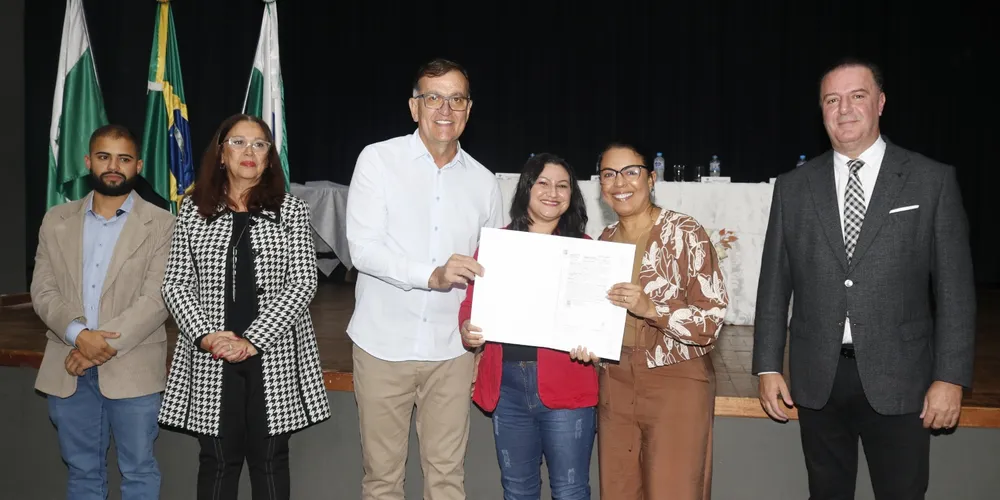 O prefeito Rildo Leonardi, o desembargador Evandro Portugal, o secretário de Habitação Leopoldo Scheraiber e a presidente da Câmara de Vereadores Lorena Scheraiber destacaram a importância desse momento