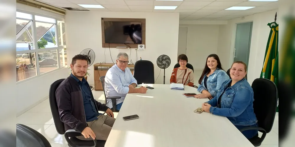 Representantes da Acip estiveram reunidos com o prefeito Altamir Sanson.