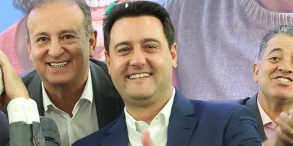 Moacyr Fadel esteve ao lado de Ratinho Junior durante a cerimônia