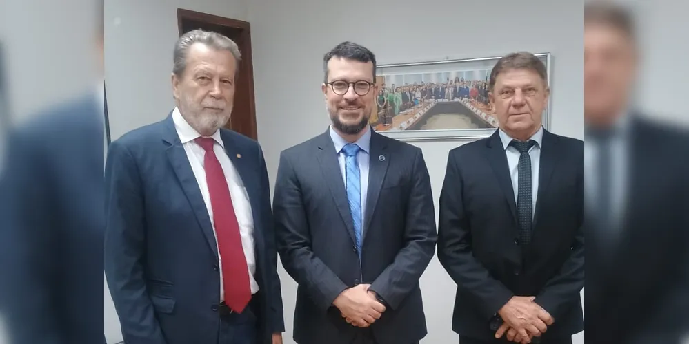 Cláudio Kaminski, Lucas Ramalho Maciel e Pedro Kowalczyk estiveram reunidos