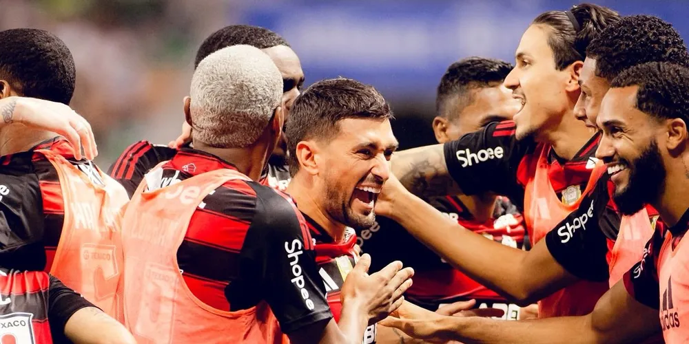 Arrascaeta comemorou muito seu gol contra o Palmeiras