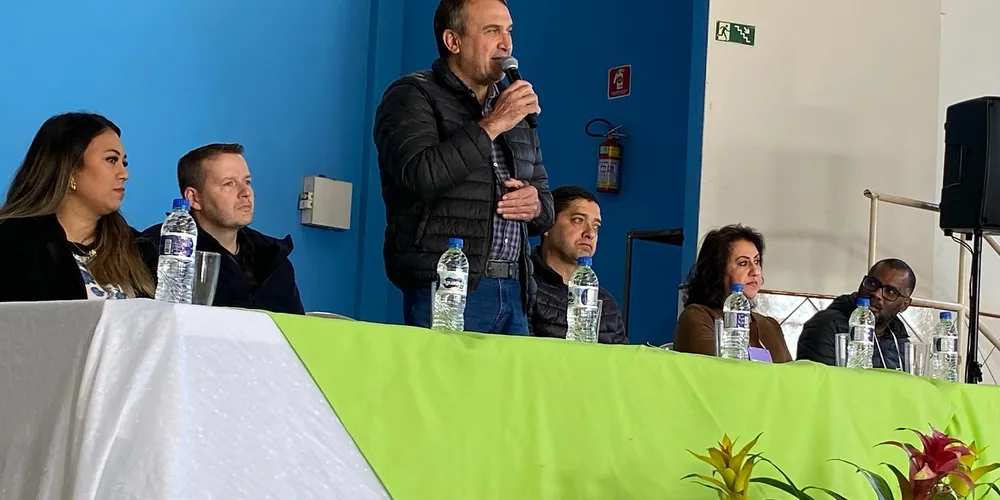 O prefeito Irani Barros, juntamente com o vice Potinho e a secretária Débora Santos, realizou a abertura do evento