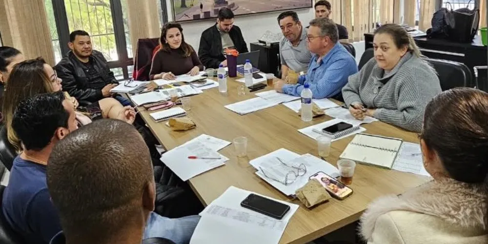A reunião foi realizada nessa segunda-feira (09)