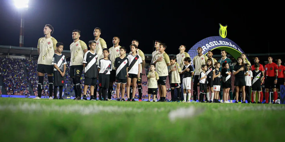 Time do Vasco em partida contra o Cruzeiro