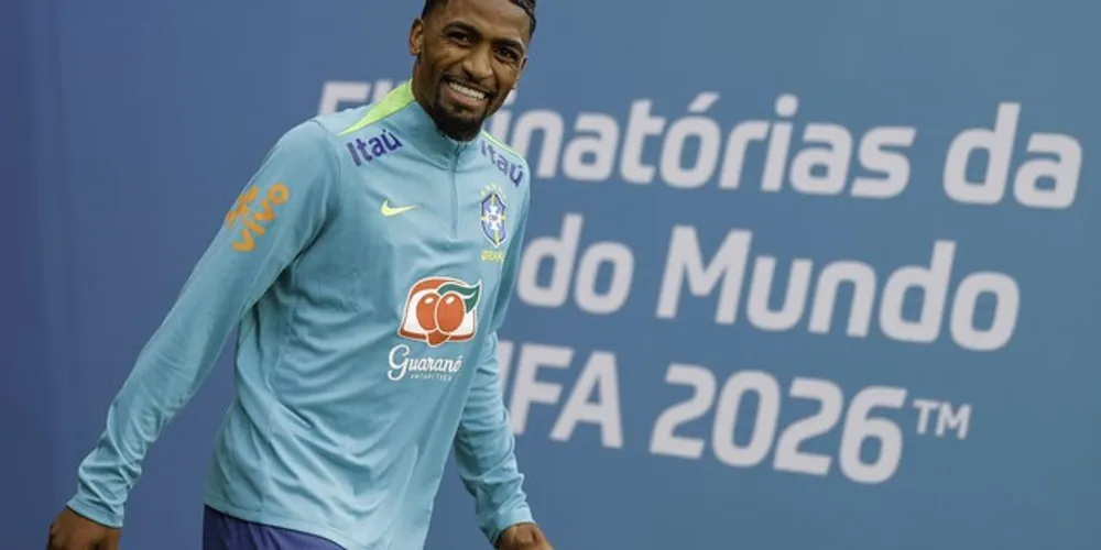 Alexsandro Ribeiro em treino pela Seleção Brasileira