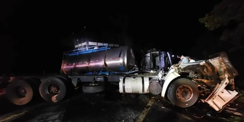 O acidente aconteceu no km 585 da GO-164, na região entre Araguapaz e o povoado da Tiririca, em Goiás