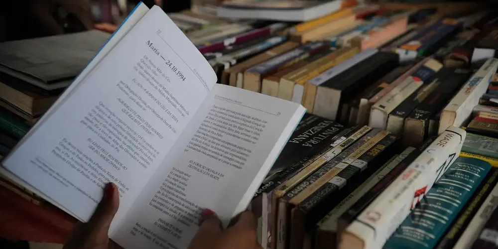 O concurso busca incentivar a produção literária em língua portuguesa, valorizar a diversidade de vozes na escrita e estimular a leitura e o pensamento crítico