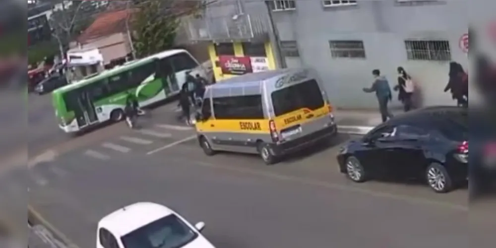 Ciclista atingiu traseira do veículo