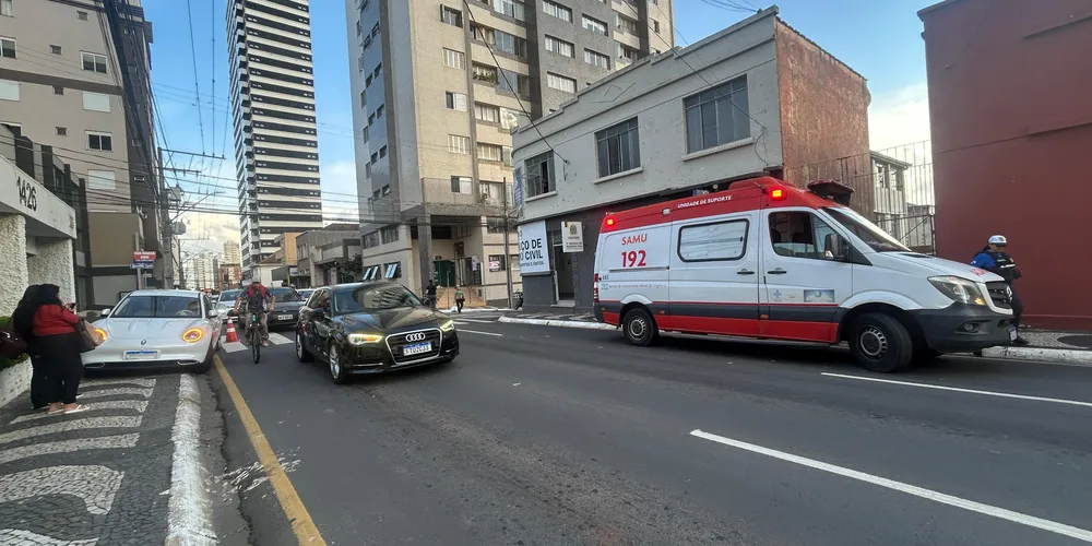 Imagem ilustrativa da imagem Batida entre carro e moto provoca lentidão na 'Paula Xavier'